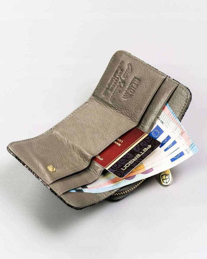 Mały, skórzany portfel damski z systemem RFID — Peterson