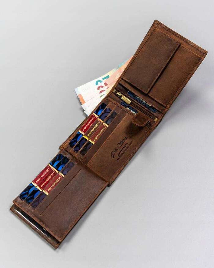 Skórzany portfel męski z ozdobnym tłoczeniem - Peterson